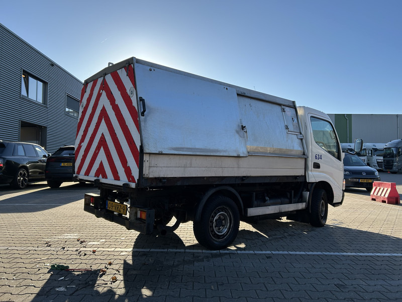 Toyota Dyna 100 3.0 D-4D / Kipper - Tipper / Blad - Bald / APK TUV 07-26 - Tipper van: picture 2 Toyota Dyna 100 3.0 D-4D / Kipper - Tipper / Blad - Bald / APK TUV 07-26 - Tipper van: picture 2