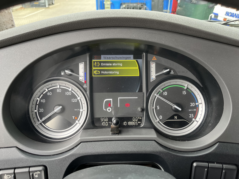 DAF XF 440 FT SC / Mega - Low Deck / 2 Tanks / Stand Klima / New Tacho V2 - Tractor unit: picture 4 DAF XF 440 FT SC / Mega - Low Deck / 2 Tanks / Stand Klima / New Tacho V2 - Tractor unit: picture 4