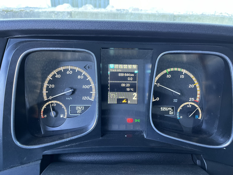 Mercedes-Benz Actros 1842 StreamSpace / 939 dkm / 2 Tanks / NL Truck - Tractor unit: picture 4 Mercedes-Benz Actros 1842 StreamSpace / 939 dkm / 2 Tanks / NL Truck - Tractor unit: picture 4