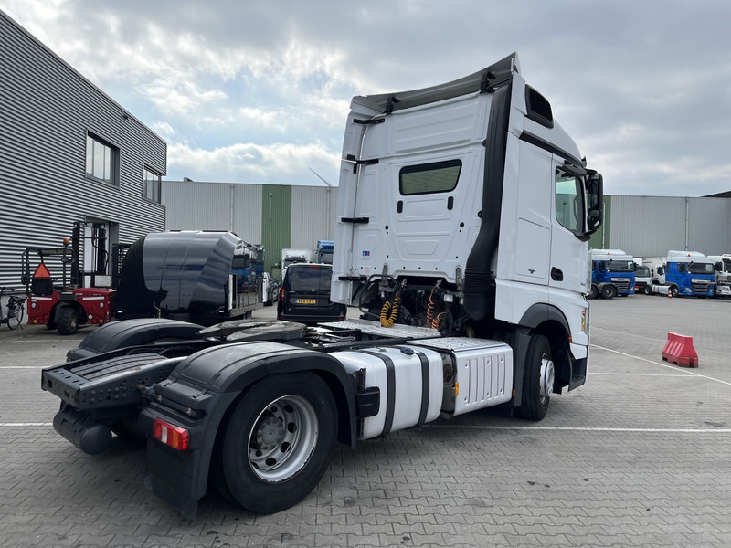 Mercedes-Benz Actros 1842 Streamspace / 724 dkm / 2 Tanks / Stand Airco / NL Truck - Tractor unit: picture 2 Mercedes-Benz Actros 1842 Streamspace / 724 dkm / 2 Tanks / Stand Airco / NL Truck - Tractor unit: picture 2