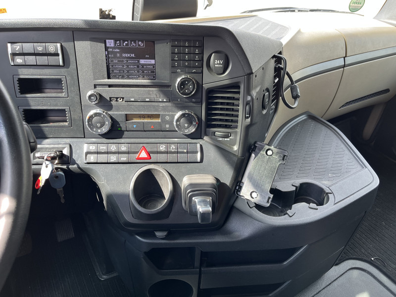 Mercedes-Benz Actros 1842 Streamspace / 724 dkm / 2 Tanks / Stand Airco / NL Truck - Tractor unit: picture 5 Mercedes-Benz Actros 1842 Streamspace / 724 dkm / 2 Tanks / Stand Airco / NL Truck - Tractor unit: picture 5