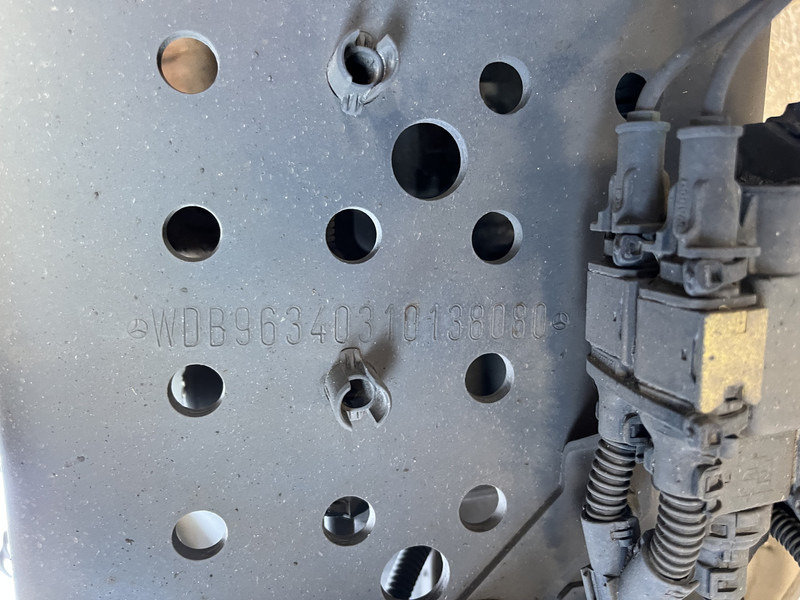 Mercedes-Benz Actros 1842 Streamspace / 838 dkm / 2 Tanks / NL Truck on lease Mercedes-Benz Actros 1842 Streamspace / 838 dkm / 2 Tanks / NL Truck: picture 13