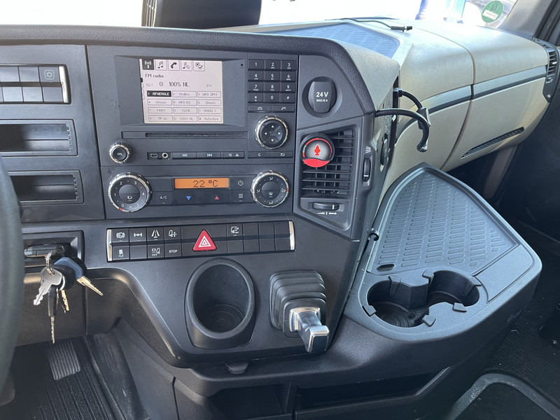 Mercedes-Benz Actros 1842 Streamspace / 890 dkm / 2 Tanks / NL Truck - Tractor unit: picture 5 Mercedes-Benz Actros 1842 Streamspace / 890 dkm / 2 Tanks / NL Truck - Tractor unit: picture 5