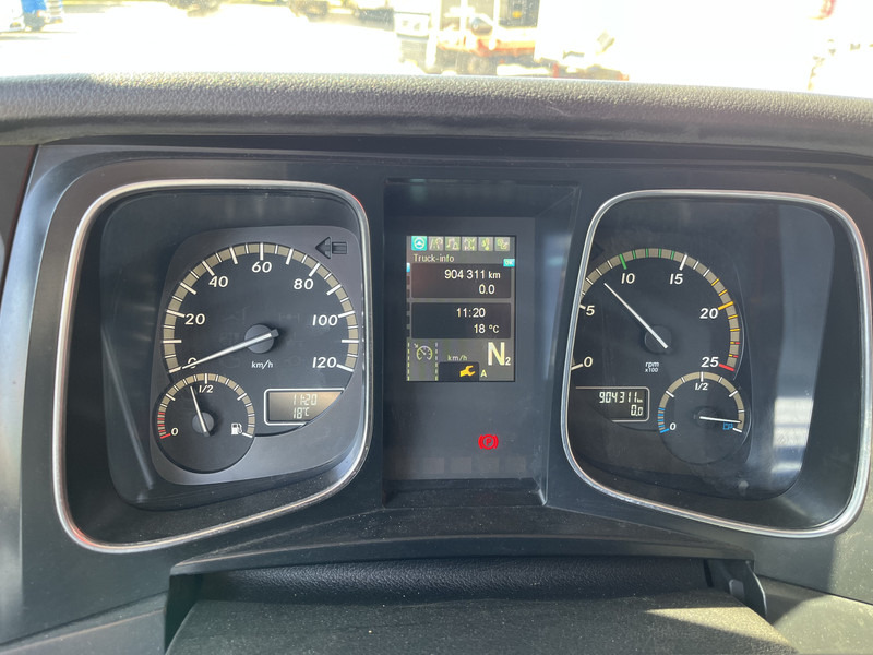 Mercedes-Benz Actros 1842 Streamspace / 904 dkm / 2 Tanks / NL Truck - Tractor unit: picture 4 Mercedes-Benz Actros 1842 Streamspace / 904 dkm / 2 Tanks / NL Truck - Tractor unit: picture 4