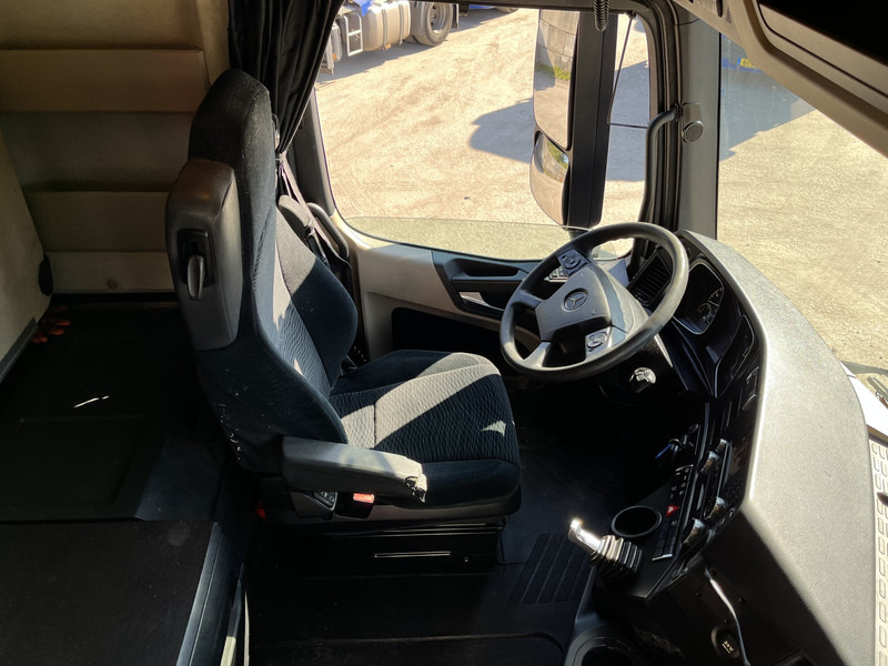 Mercedes-Benz Actros 1842 Streamspace / 937 dkm / 2 Tanks / NL Truck - Tractor unit: picture 3 Mercedes-Benz Actros 1842 Streamspace / 937 dkm / 2 Tanks / NL Truck - Tractor unit: picture 3