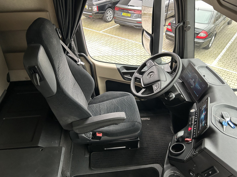 Mercedes-Benz Actros 1845 Gigaspace / Tacho V2 / Blower - PTO / Stand Airco / APK 04-26 - Tractor unit: picture 3 Mercedes-Benz Actros 1845 Gigaspace / Tacho V2 / Blower - PTO / Stand Airco / APK 04-26 - Tractor unit: picture 3