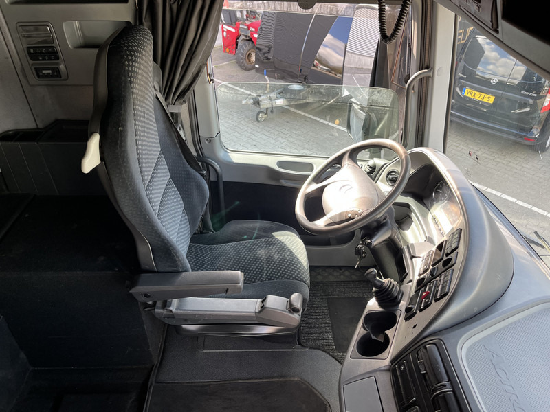 Mercedes-Benz Actros 2546 V6 / MP3 F04 Megaspace / 598 dkm / 6x2 Steer + Lift / NL Truck - Tractor unit: picture 3 Mercedes-Benz Actros 2546 V6 / MP3 F04 Megaspace / 598 dkm / 6x2 Steer + Lift / NL Truck - Tractor unit: picture 3