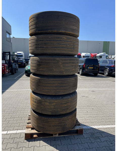 Trailer Band + Velg 6 x 385 / 65 / R22.5 / Hankook / Michelin + Velg 10 gats / Banden 1 - Tire: picture 4 Trailer Band + Velg 6 x 385 / 65 / R22.5 / Hankook / Michelin + Velg 10 gats / Banden 1 - Tire: picture 4