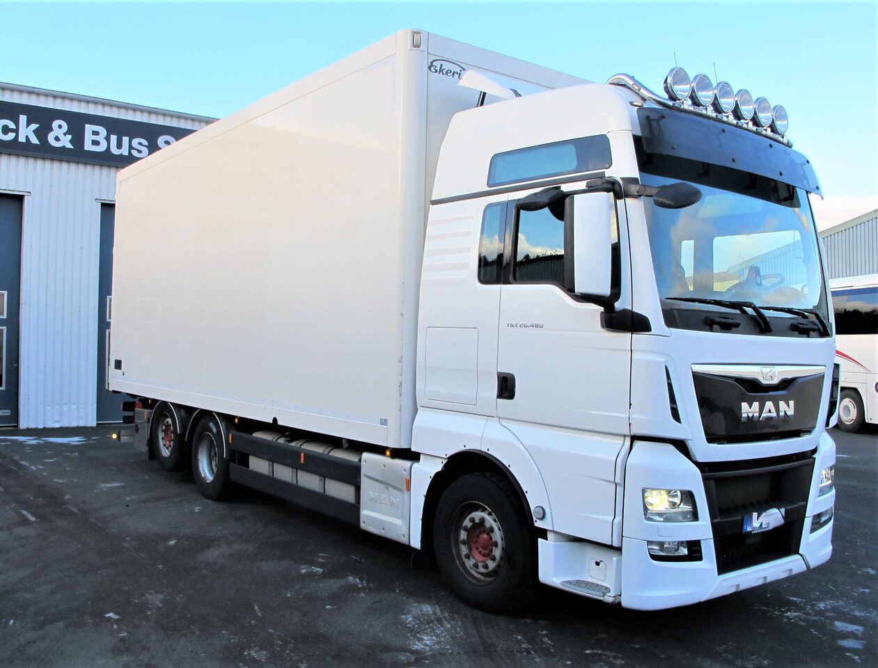 MAN TGX 26.480 6×2-4 Skåp/Fjärr - Box truck: picture 3 MAN TGX 26.480 6×2-4 Skåp/Fjärr - Box truck: picture 3
