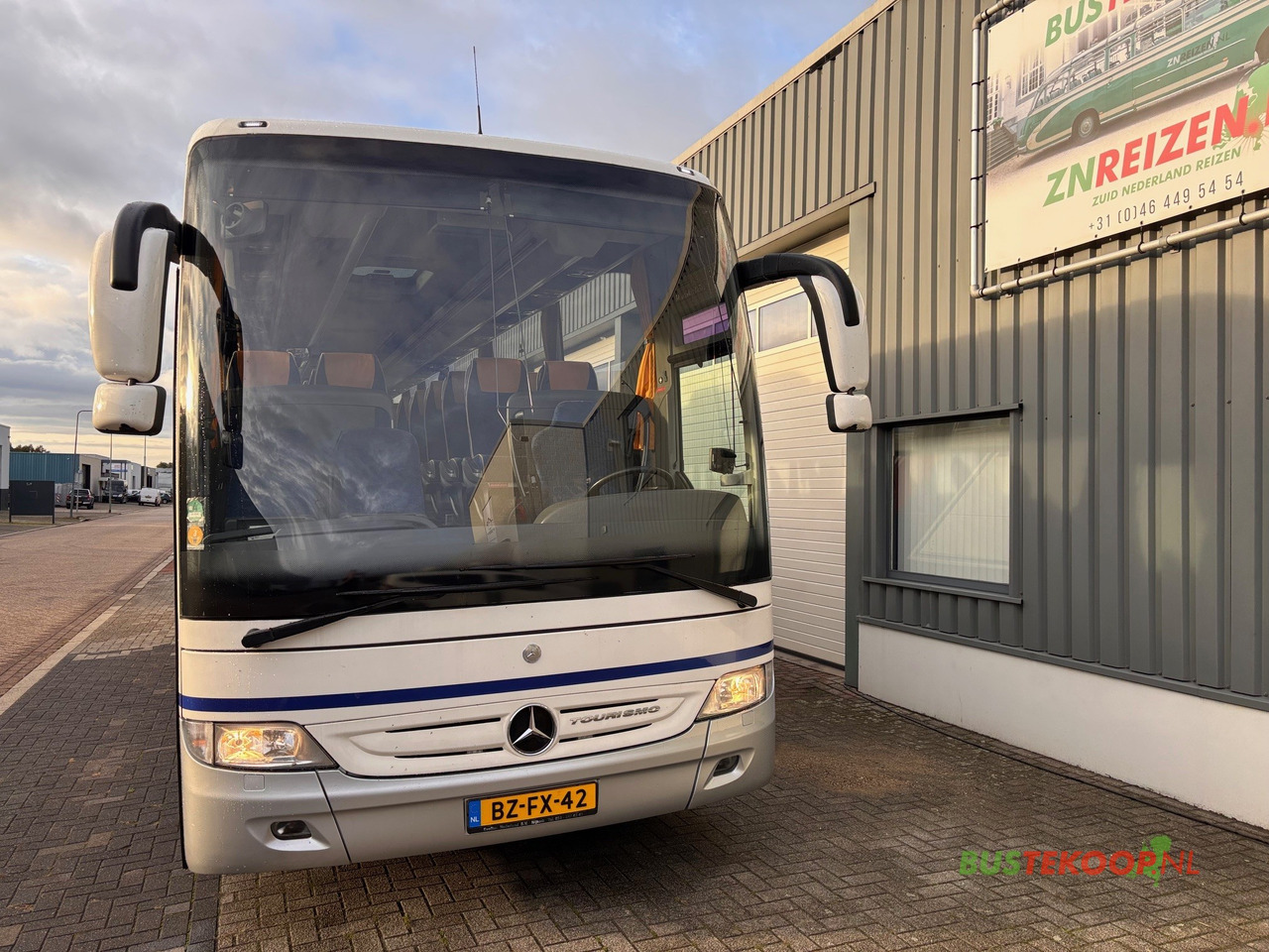 Mercedes Tourismo 16 RHD-M 57 Pl. - Coach: picture 2 Mercedes Tourismo 16 RHD-M 57 Pl. - Coach: picture 2
