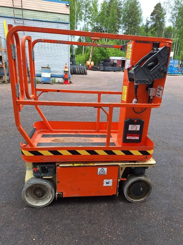 Scissor lift JLG 1230 ES: picture 11