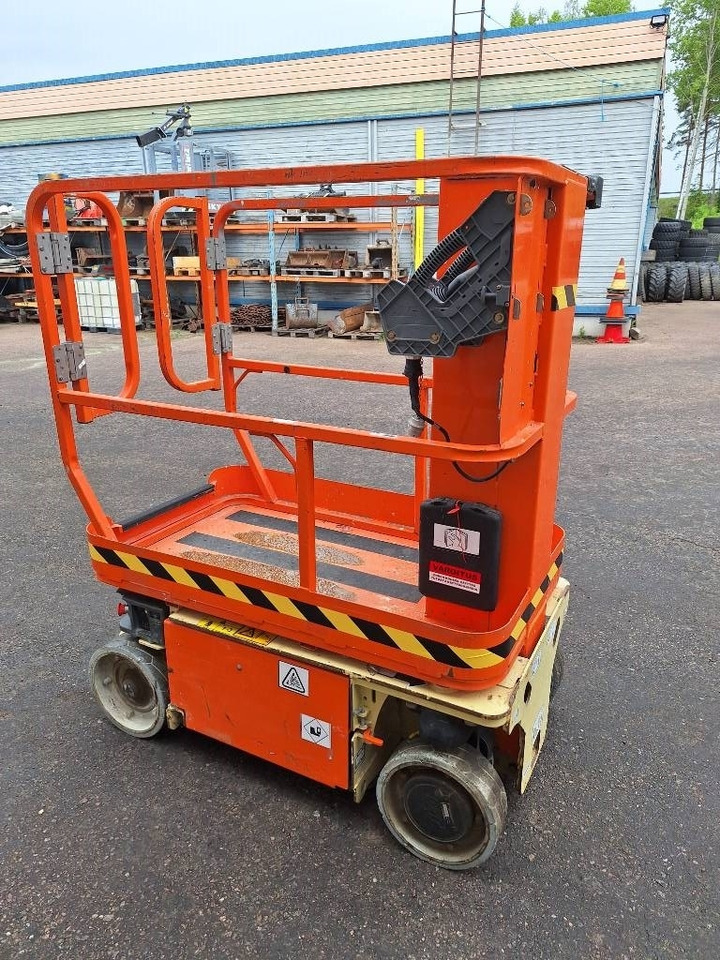 Scissor lift JLG 1230 ES: picture 12