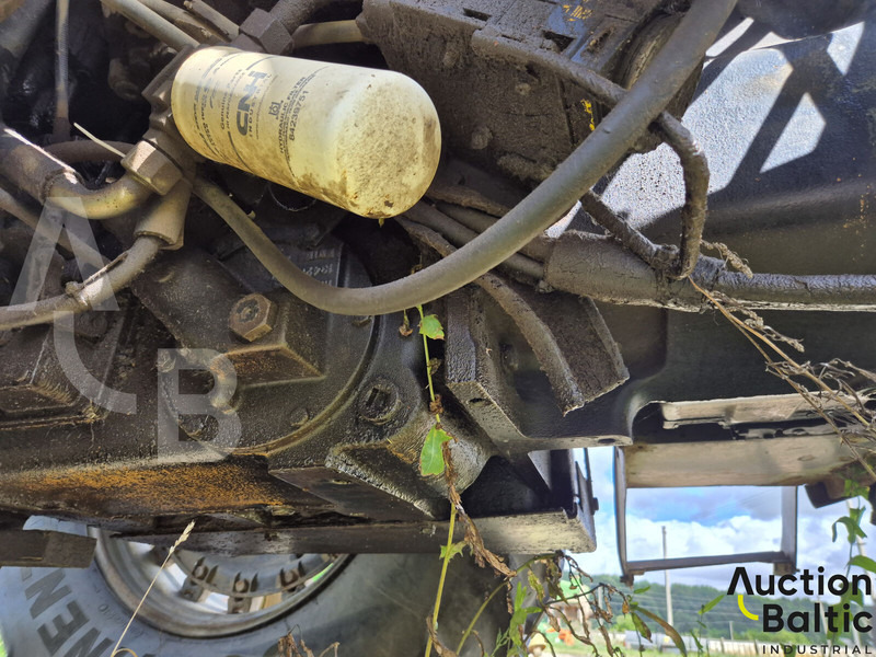 Farm tractor Case IH 7210: picture 11