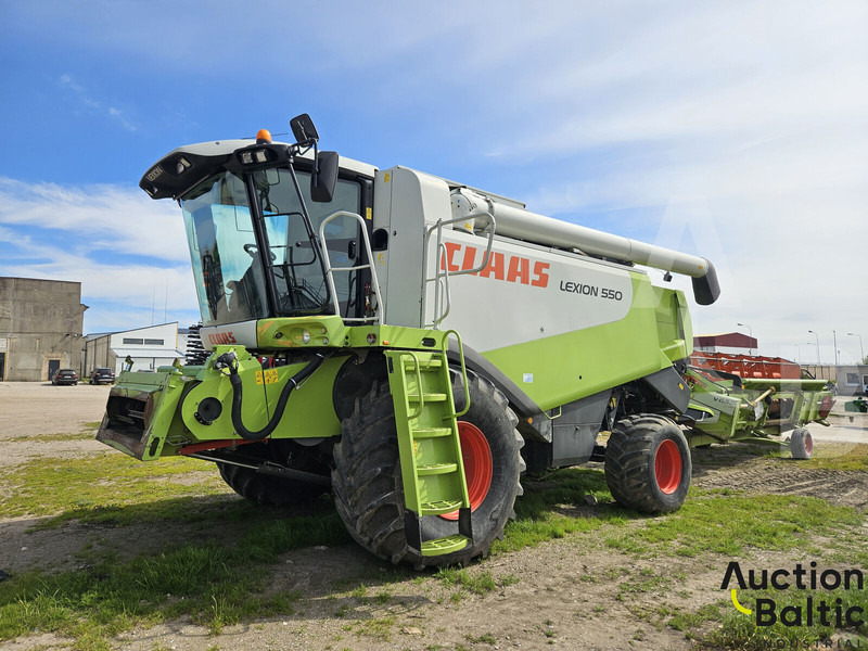 Claas Lexion 550 - Combine harvester: picture 2 Claas Lexion 550 - Combine harvester: picture 2