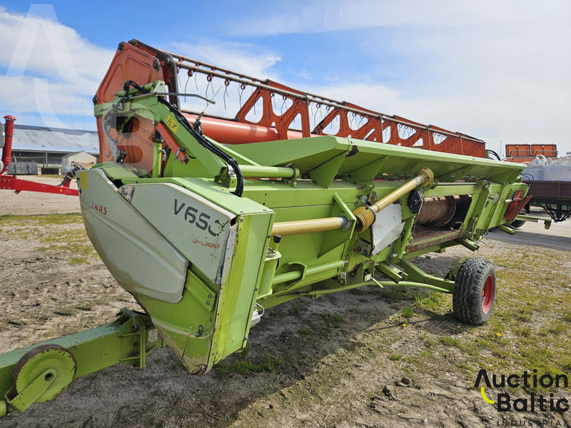 Combine harvester for transportation of food Claas Lexion 550: picture 14