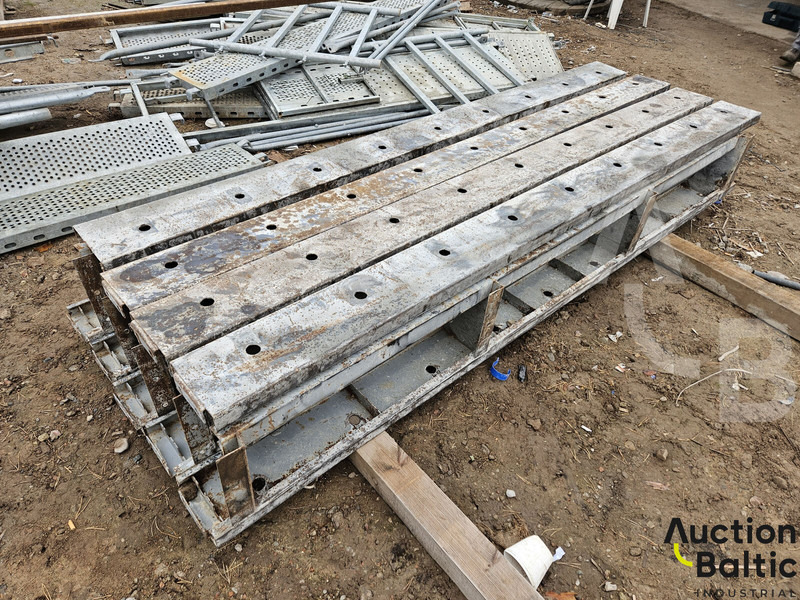 Concrete formwork - Construction machinery: picture 2 Concrete formwork - Construction machinery: picture 2