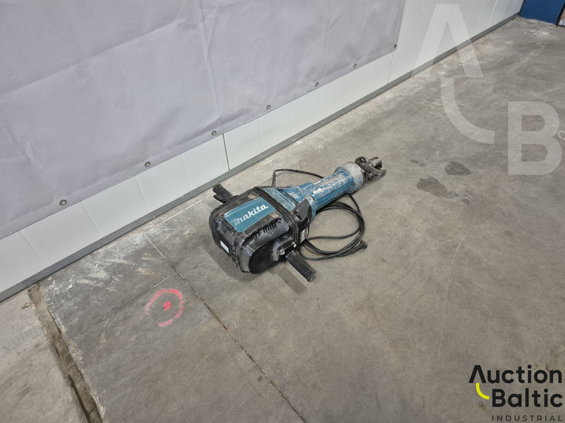 Makita HM1812 - Construction machinery: picture 3 Makita HM1812 - Construction machinery: picture 3