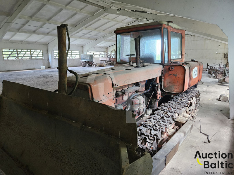 DT-75 - Bulldozer: picture 2 DT-75 - Bulldozer: picture 2