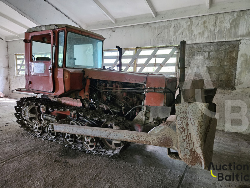 DT-75 - Bulldozer: picture 1 DT-75 - Bulldozer: picture 1
