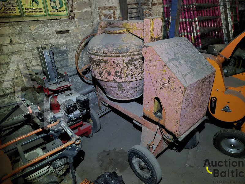 Diesel concrete mixer - Concrete mixer: picture 1 Diesel concrete mixer - Concrete mixer: picture 1