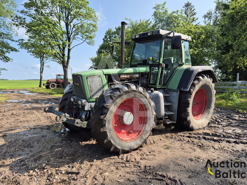 Fendt Favorit 824 - Farm tractor: picture 1 Fendt Favorit 824 - Farm tractor: picture 1