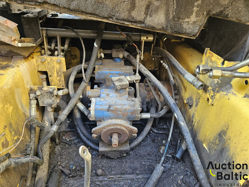 Skid steer loader Gehl 4835 SXT: picture 12