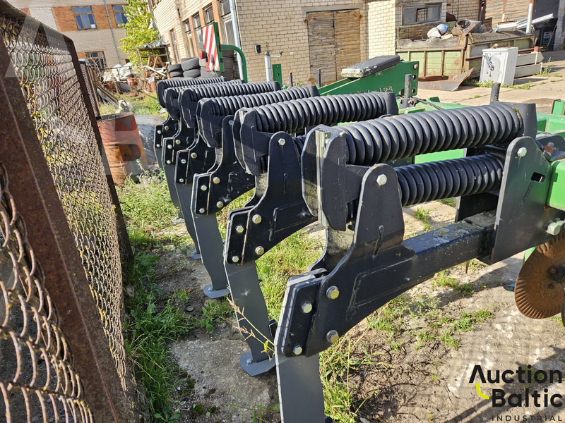 Great Plains SS 0300 - Subsoiler: picture 4 Great Plains SS 0300 - Subsoiler: picture 4