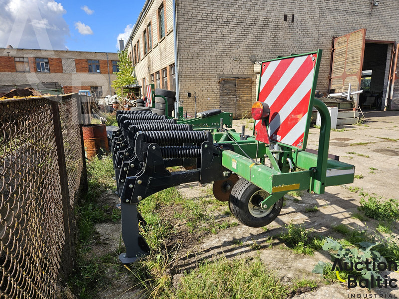 Great Plains SS 0300 - Subsoiler: picture 5 Great Plains SS 0300 - Subsoiler: picture 5