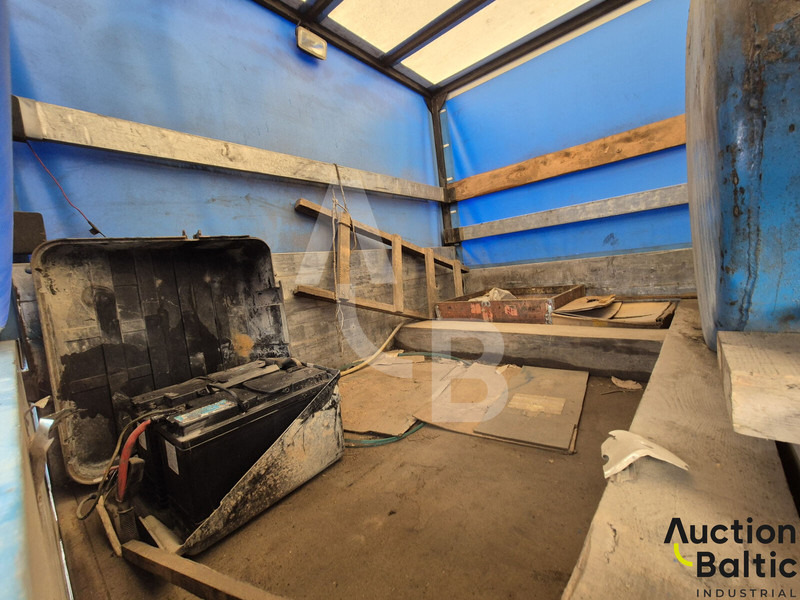 Curtainsider truck Iveco 65E10: picture 10 Curtainsider truck Iveco 65E10: picture 10