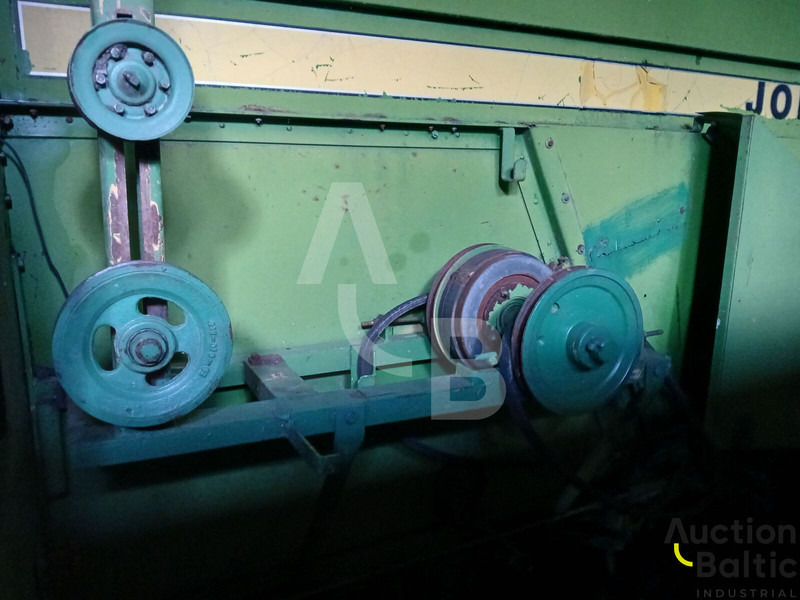 Combine harvester for transportation of food John Deere 1055: picture 12