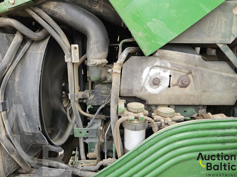 Farm tractor John Deere 6430: picture 12
