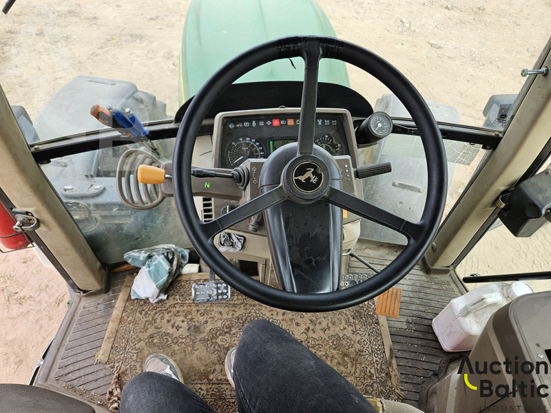 Farm tractor John Deere 6430: picture 6
