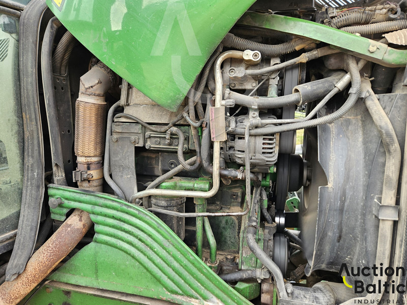 Farm tractor John Deere 6430: picture 15