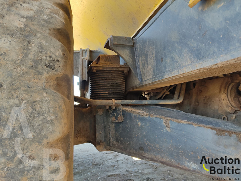 Articulated dumper Komatsu HM400: picture 13