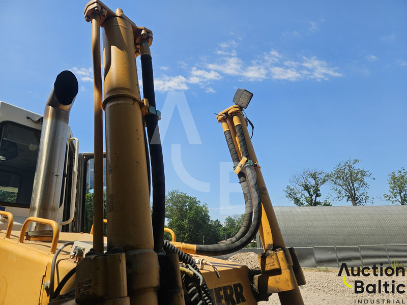 Bulldozer Liebherr PR 712 BM: picture 9