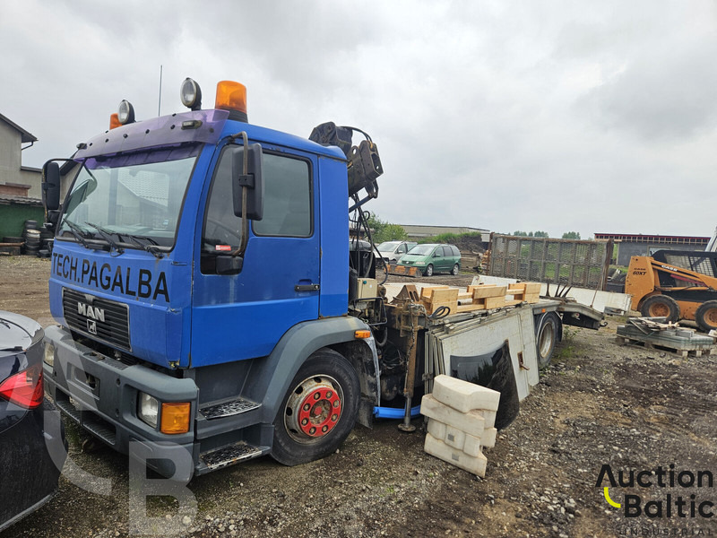 MAN 14.224 - Tow truck: picture 1 MAN 14.224 - Tow truck: picture 1