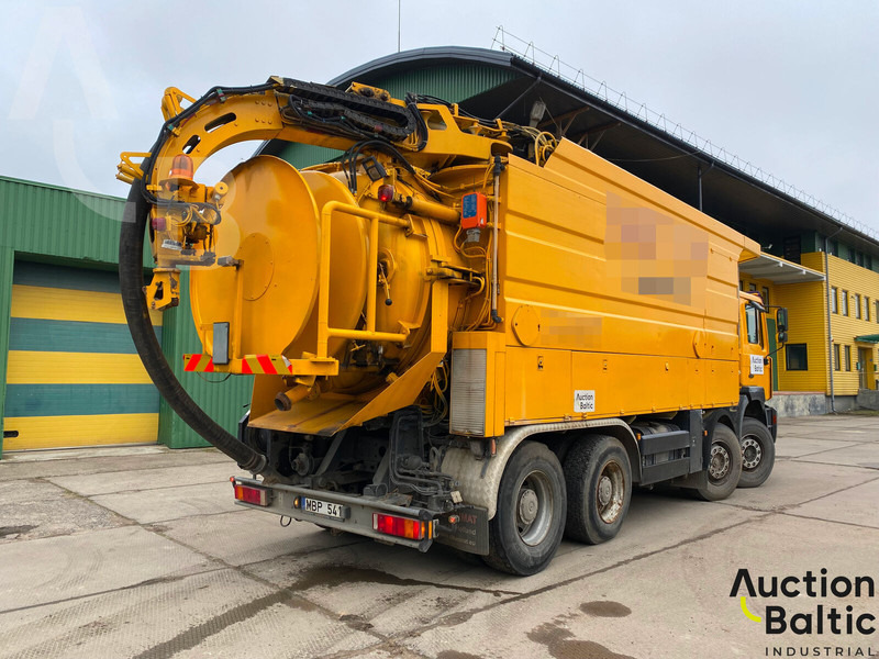 MAN T46 - Vacuum truck: picture 4 MAN T46 - Vacuum truck: picture 4