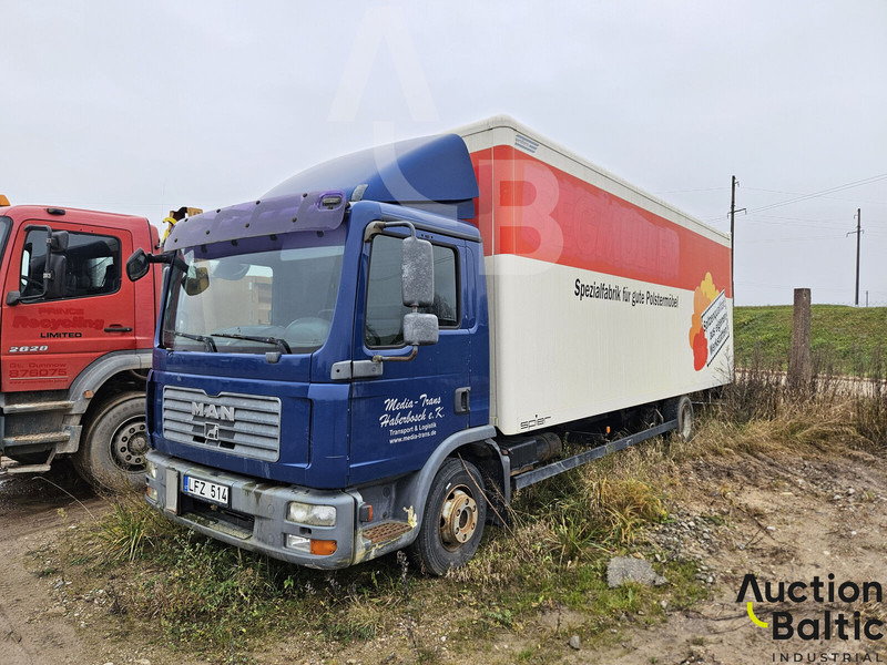 MAN TGL12.210 4X2 BL - Box truck: picture 1 MAN TGL12.210 4X2 BL - Box truck: picture 1