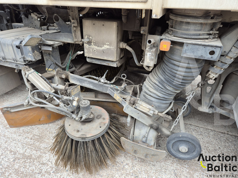 Road sweeper MAN TGM15.250 4X2 BL: picture 17