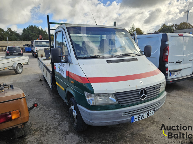 Mercedes-Benz 408 - Flatbed van: picture 2 Mercedes-Benz 408 - Flatbed van: picture 2