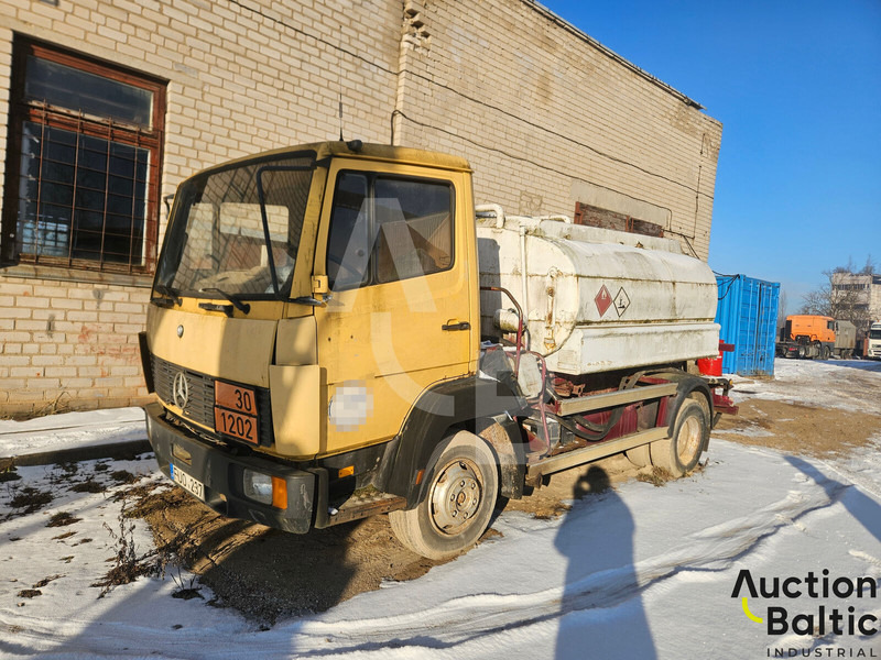 Mercedes-Benz 814 - Tank truck: picture 2 Mercedes-Benz 814 - Tank truck: picture 2