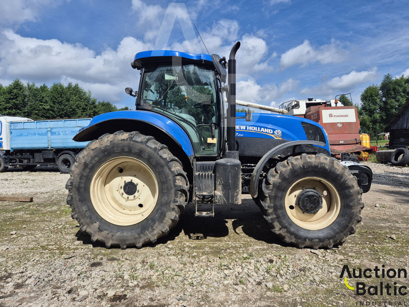 New Holland T 7.210 - Farm tractor: picture 3 New Holland T 7.210 - Farm tractor: picture 3