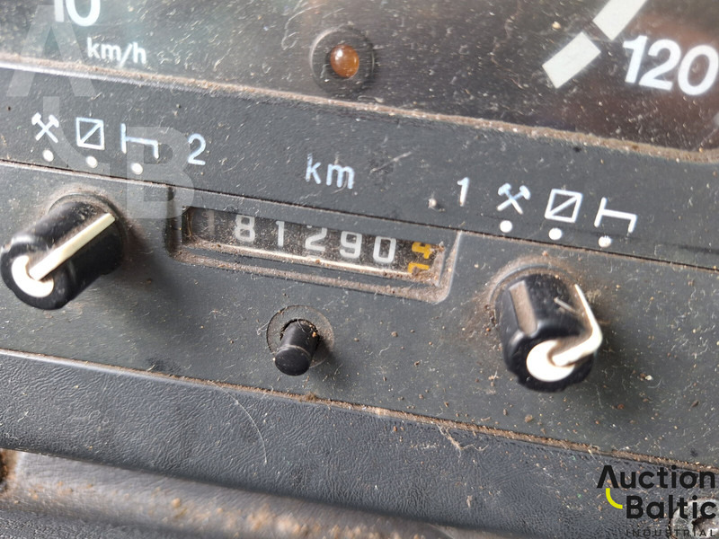 Scania P 124 - Tank truck: picture 5 Scania P 124 - Tank truck: picture 5