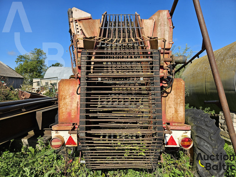TIM Sugar beet harvester - Combine harvester: picture 3 TIM Sugar beet harvester - Combine harvester: picture 3