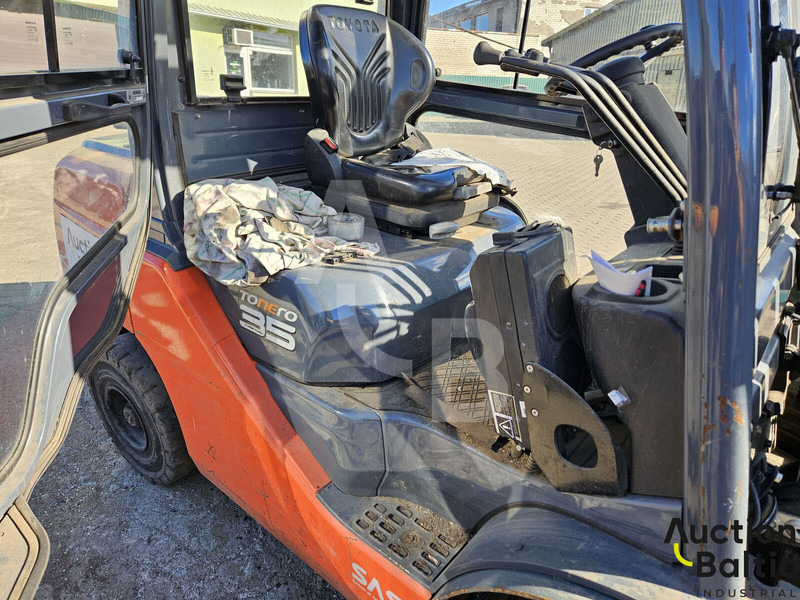 Diesel forklift Toyota E 811: picture 8