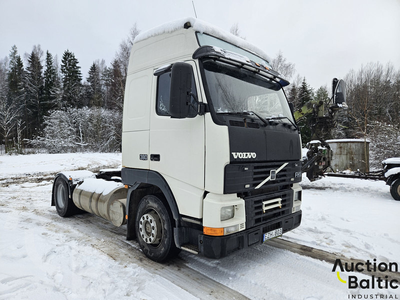 Volvo FH12 - Tractor unit: picture 2 Volvo FH12 - Tractor unit: picture 2