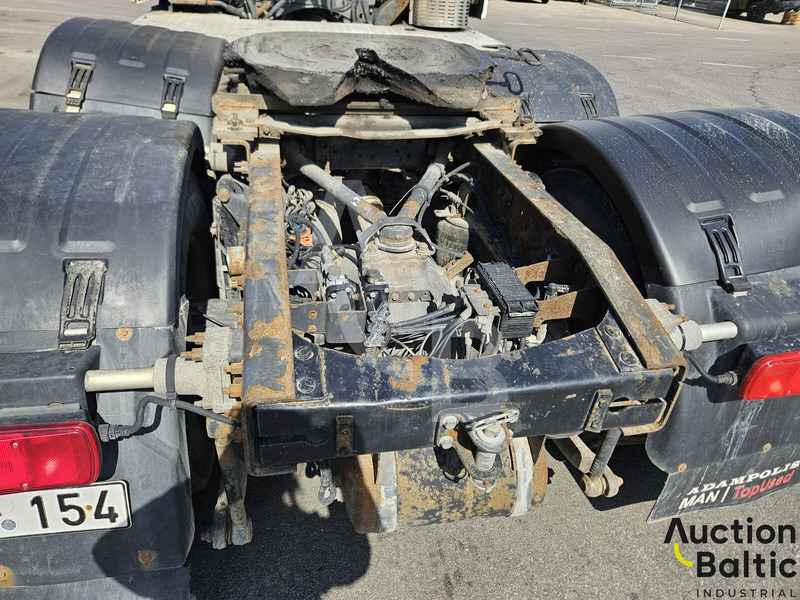 Tractor unit Volvo FH440: picture 15