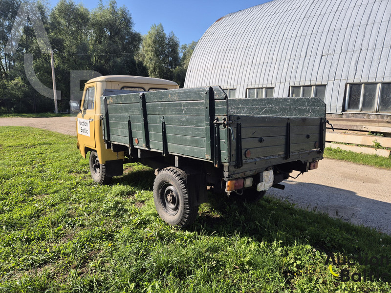 UAZ UAZ 3303 - Flatbed van: picture 4 UAZ UAZ 3303 - Flatbed van: picture 4
