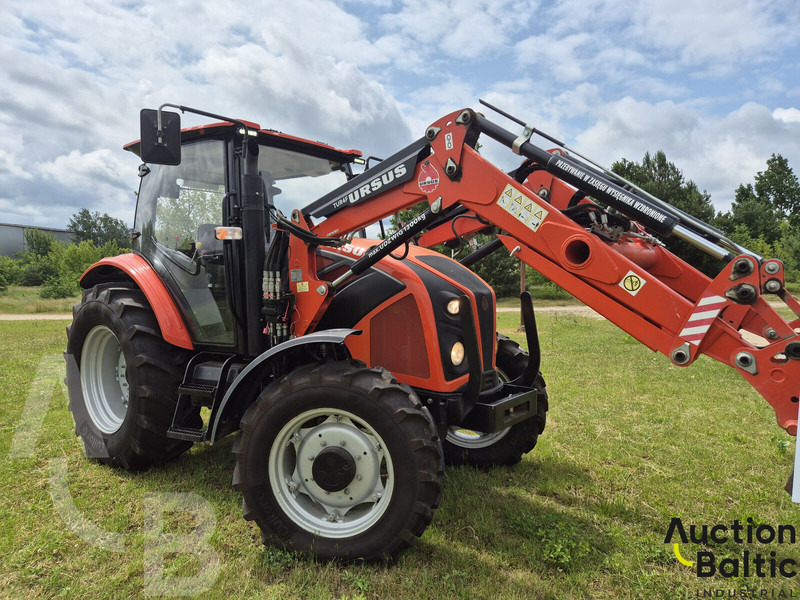 Ursus C - Farm tractor: picture 2 Ursus C - Farm tractor: picture 2