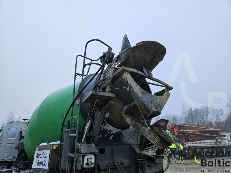 Volvo FE320 - Concrete mixer truck: picture 5 Volvo FE320 - Concrete mixer truck: picture 5